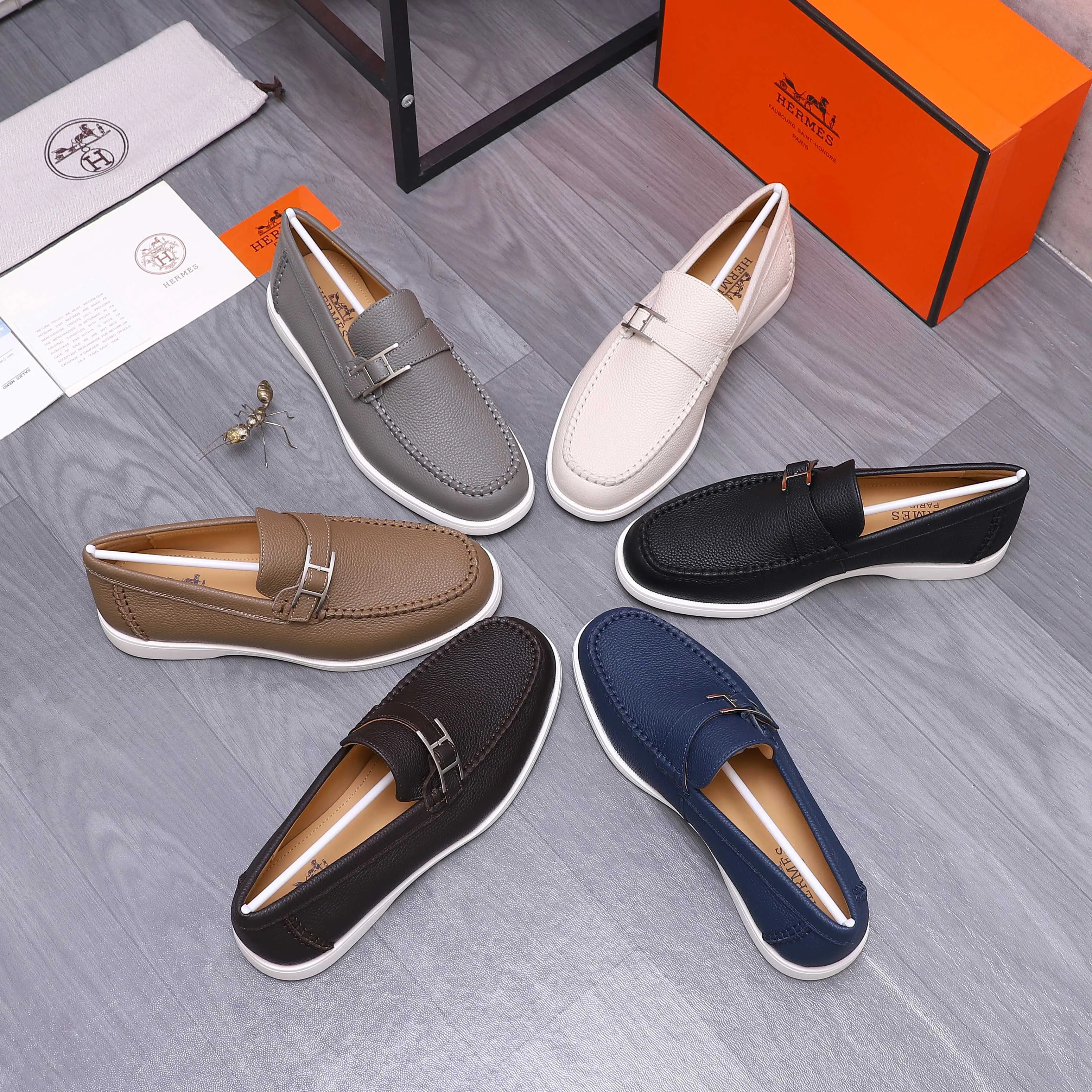 Men's shoes 💰p560 Product trademark: HERMES "Hermes" casual slip-on men's shoes. Regular size: 38-46 (45.46 is custom-made and non-returnable) Product materials: Selected pebbled cowhide upper, cowhide lining, original foam rubber ultra-light sole
